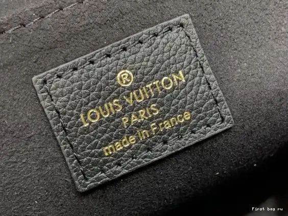 First bag ru LOUIS CHAIN VUITTON LOCKME PM 0508